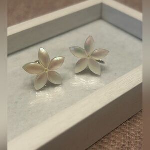 Shell Earrings In Pretty Flowers Screwbacks